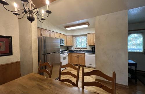 C15, Two bedroom, two bath log-sided, luxury Harbor North cottage with hot tub cottage - Foto 18