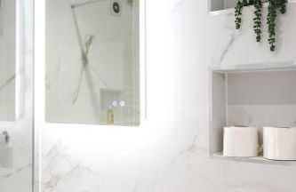 The Desborough Residence - Bright 1BR with Sofa Bed, Modern Lounge & Free Secure Underground Parking - Foto 15