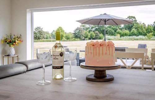 Cottage In Norfolk Sleeps 23 - Private Pool, Fishing Lake, Hot Tub Ref 99008Sc - Foto 19