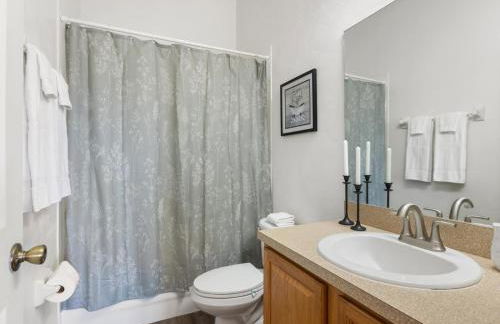 Convenient & Inviting - Fully-Equipped 2BD Condo - Foto 37