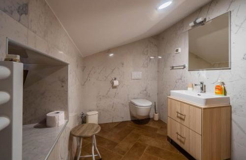 LUXURY VILLA ON SPACIOUS PRIVATE PROPERTY - Photo 46