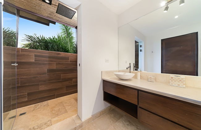 Beachfront Villa - Sunsets and Daily Maid Service - Photo 27