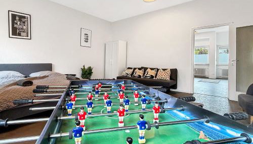 Gruppenapartment in München Platz für 16 Gäste Parkplatz - Photo 2, Game Room