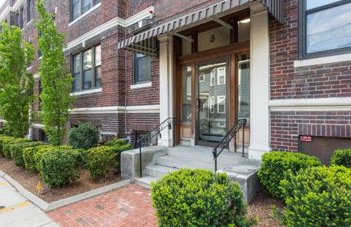 Bright Allston 2BR w WD in basement BOS-272 - Foto 16