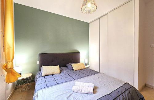 Le Parc Jean Édouard - Spa avec jacuzzi privé - Superbe villa 4 chambres - 9 couchages - 6 lits - Poêle - Parking - Climatisation réversible- Terrasse ombragée et grand jardin - Foto 37