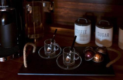 Beautiful, traditional 2 bed flat w free parking - Pass the Keys - Photo 10