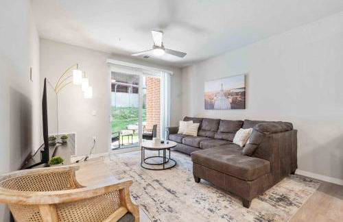 Fitness Room Pool Univ Research Park and Parking - Foto 30