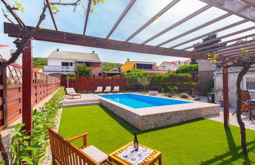 Home Away From Home with a heated pool - Foto 5