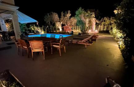 The White Villa - Photo 18