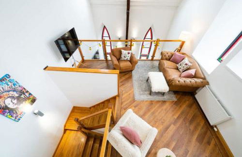 The Church Front - Photo 8