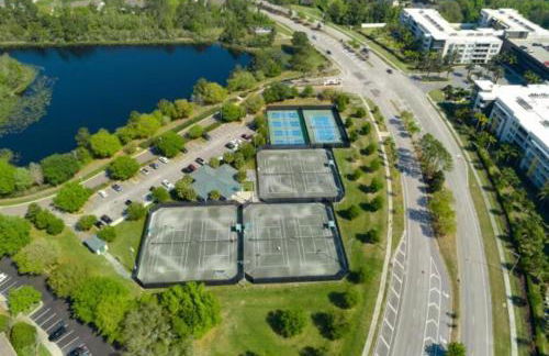 XL 1BR 2-King Beds Near Mayo Pool Gym Workspace - Foto 46