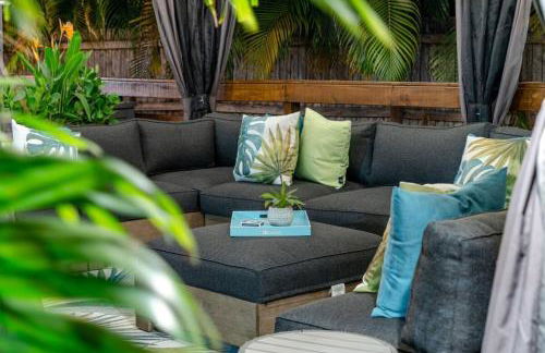 Tropical Oasis, 5 Mins to Beach - Foto 44