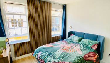 New studio flat overlooking city centre - Foto 2