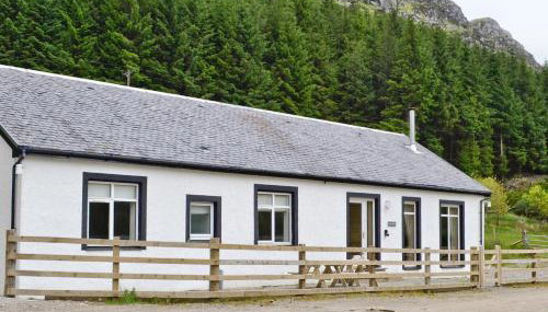 Corrie Massan - Photo 1