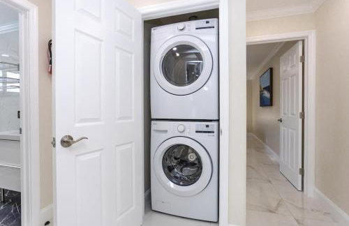 Amazing 5BR Villa Heated Pool near Hard Rock - Foto 27