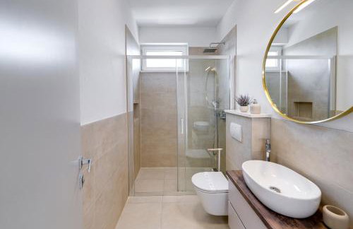 Villa Mirakul, new modern villa with swimming pool, close to the beach, children playroom, quiet area- by TRAVELER tourist agency Krk - ID 2680 - Foto 38