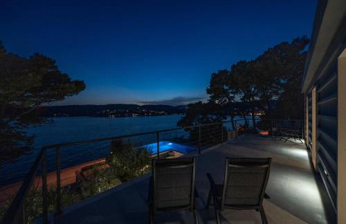 Seafront Villa Serenita - Photo 35