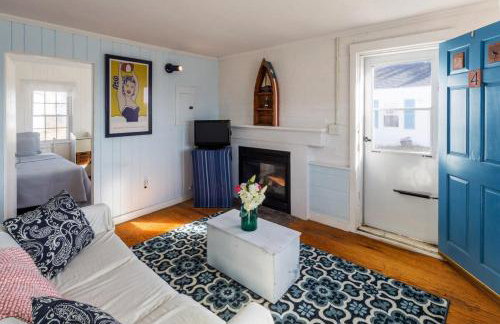 Across from Mayo beach walk to downtown - Foto 8