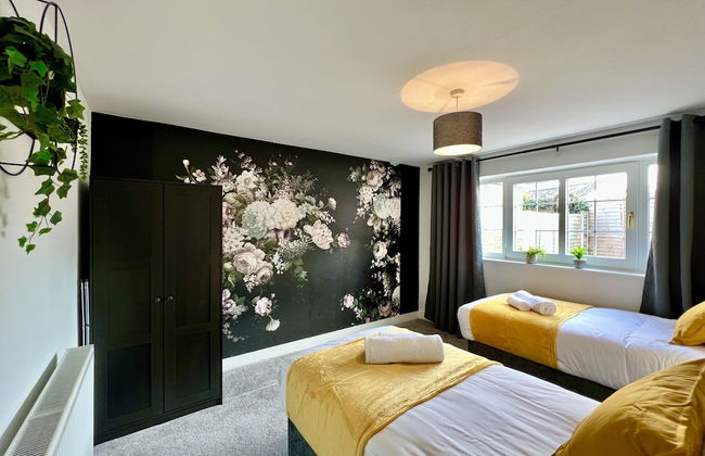 Curzon House 2 - Photo 1