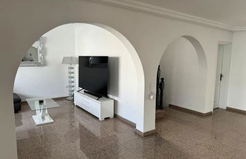 Large Villa in Maspalomas with Huge Private Pool, Jacuzzi & Gym - Foto 41