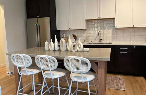 Kurt's Sweet Suite - 84 Walkscore - Foto 16