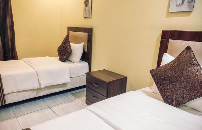 Al Ghubaishi Plaza - Photo 21