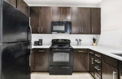 Spacious Comfort Near Downtown Hotspots - Foto 11