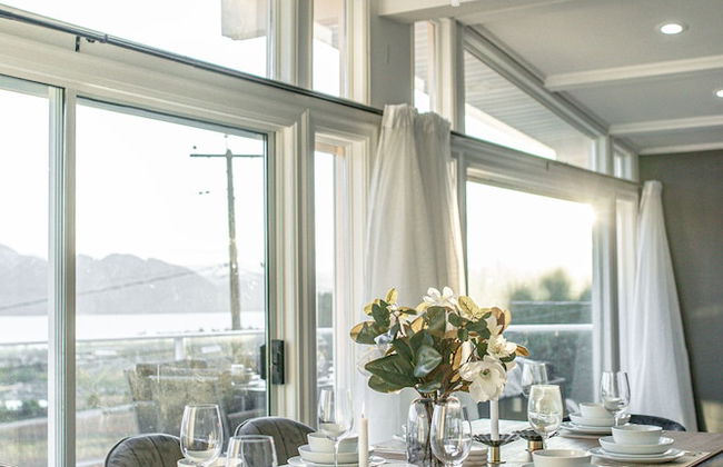 Stunning Views of the Okanagan Lake - Photo 23