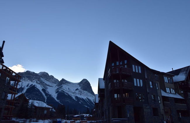 Rundle Cliffs Lodge by Canmore Premier - Photo 22