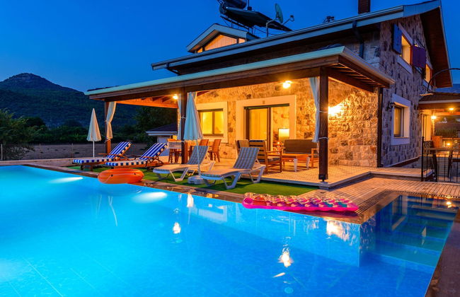 VİLLA NAZEN - Foto 1