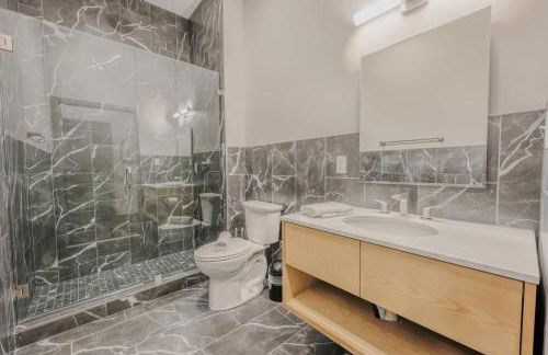 Elegant 2 Bedroom Prime Location - Foto 15