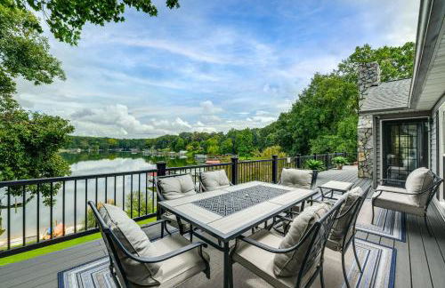 Lakefront Sherrills Ford Haven with Boat Dock! - Foto 1