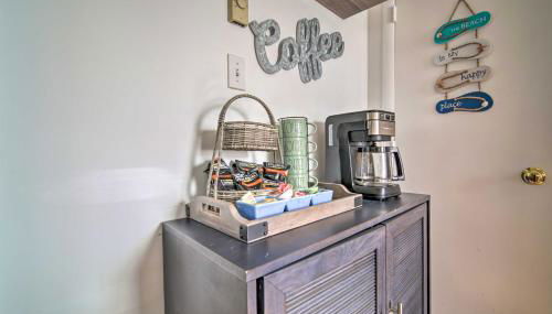 Coastal Brigantine Retreat - Walk to Beach! - Foto 5