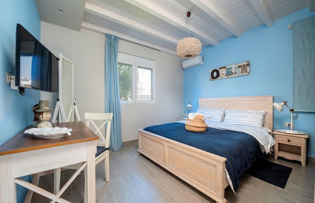 Seabreeze Villa - with Jacuzzi & heated pool - Photo 4