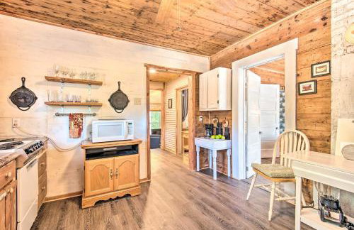 Updated Cabin with Porch, Mins to Cossatot River - Foto 10