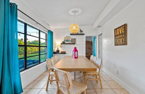 Surf Drive - Ultimate Beach Getaway for Families - Photo 28
