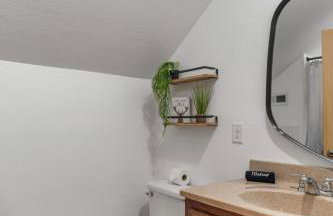 Trails End Cabin with a hot tub fire pit & indoor pool - Foto 27