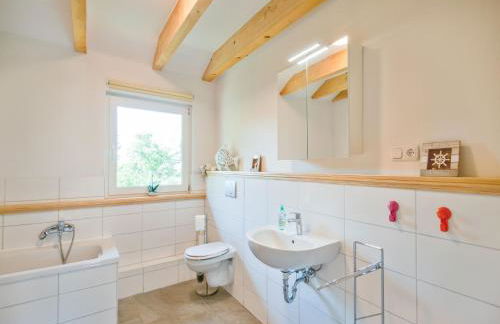 Tranquil Holiday Home in Winsen near River - Foto 40