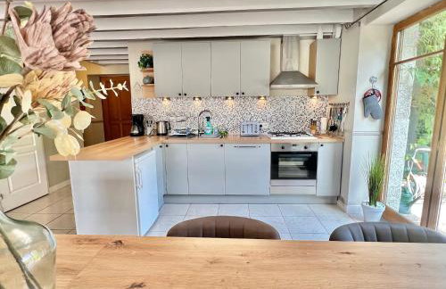 Quai du Val is a Charming Pet and Family Friendly Riverside Gite in Lehon close to Dinan Sleeps 7 - Photo 10