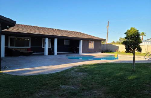 Lux Private Home - Pool, Billiards, 8 Smart TVs, Board Games, Cotton Bedding - The Stone Sanctuary at McCullough Hills Trailhead - Foto 3