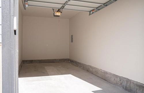 Brand New, Cozy & Modern Condo - Dogs Welcome - Foto 34