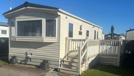 Happy Hilda - Photo 1