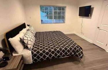 Woodland Hills 3 bedroom w/ pool and spa - Foto 16