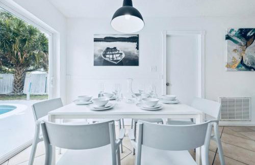 2BR Home with Private Pool, Fire Pit and Grill - Foto 31