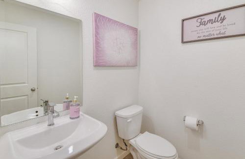 Pool Table and Patio! Spacious Merced Getaway - Foto 14