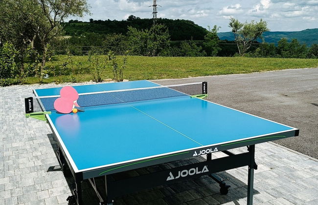 Modern Villa With Swimming Pool and Garden - Photo 18