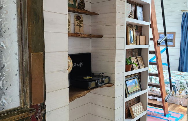 The Treetop Hideaways at Ruby Falls - Photo 3