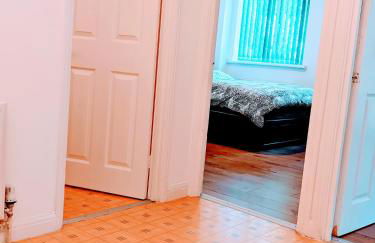 Oaklawn Apartment - Sleeps 4 Parking & Garden - Photo 55