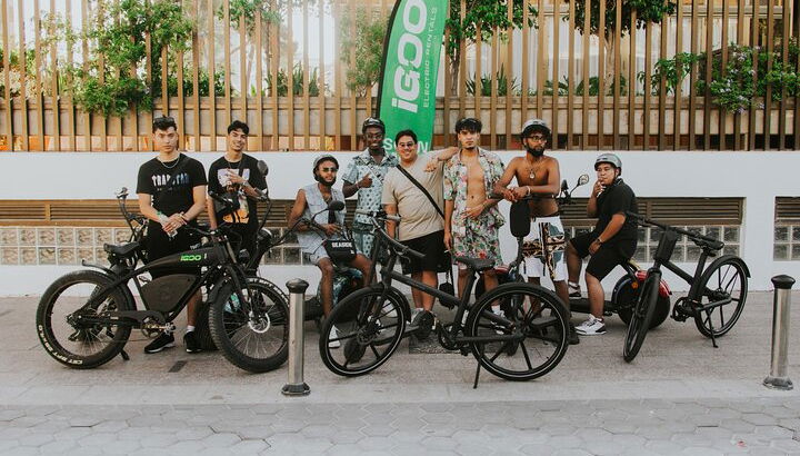 Finden Sie die Ente in Benidorm mit dem Elektroroller - Foto 2
