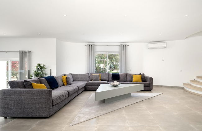 Luxury Almancil Villa With Heated Pool by Ideal Homes - Foto 11